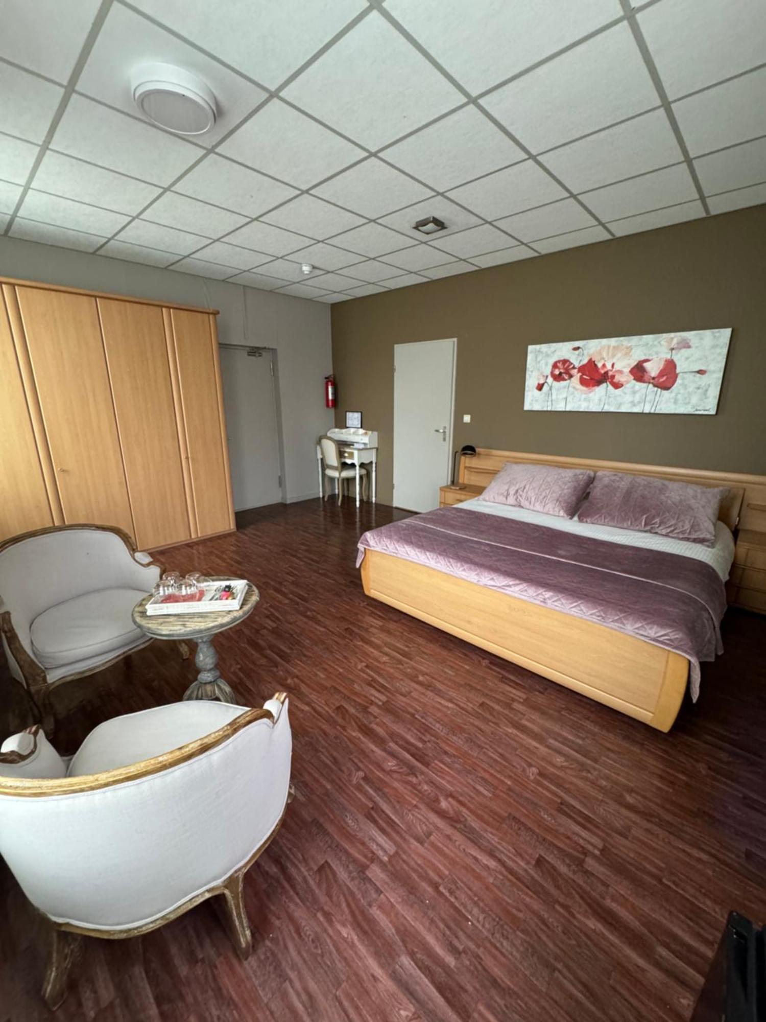 Bed and Breakfast Ouwe Schuure Sluis Exterior foto