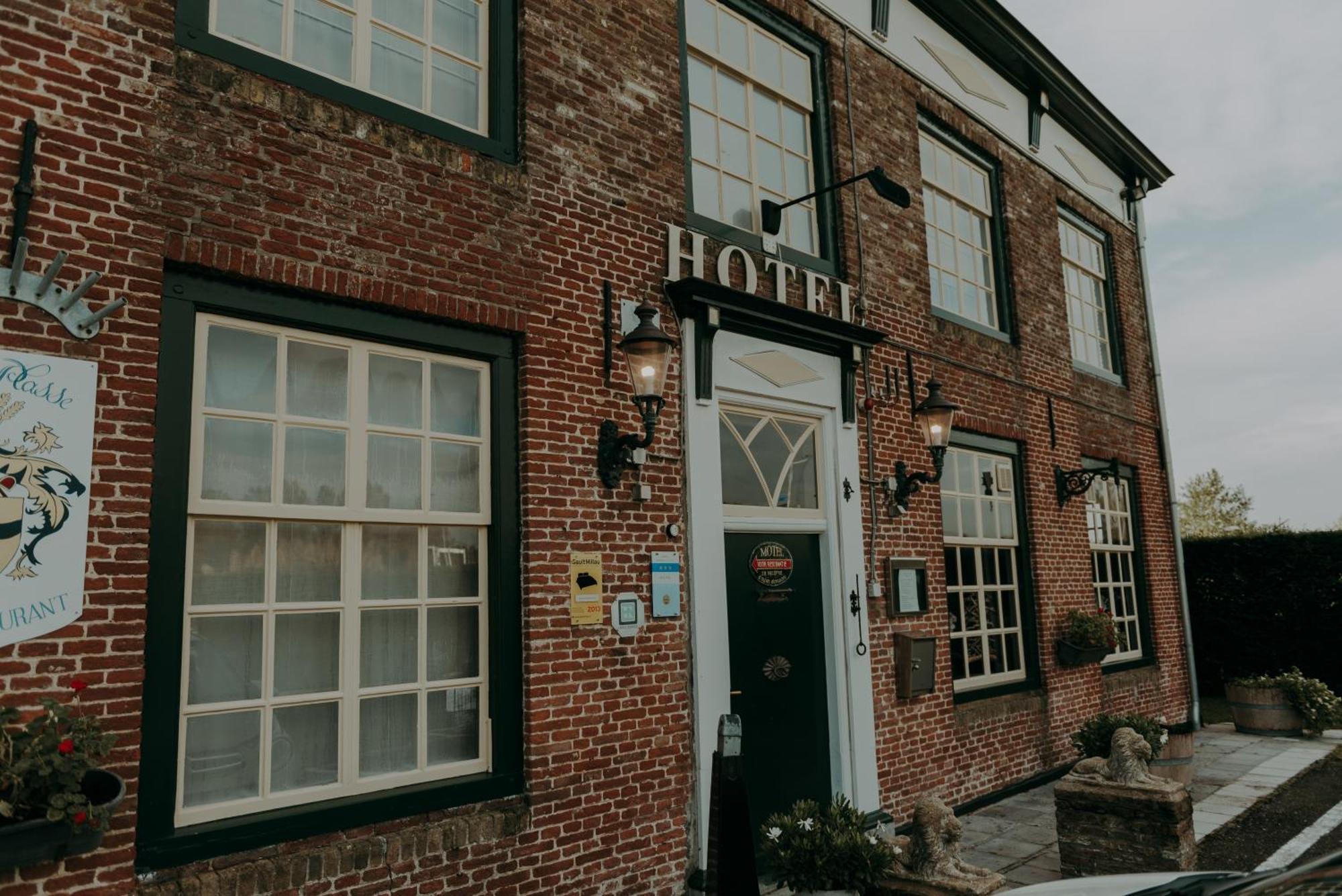 Bed and Breakfast Ouwe Schuure Sluis Exterior foto